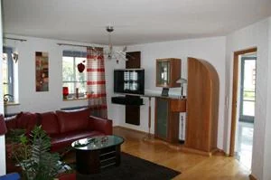 Maßgefertigtes Wohnmöbel im privaten Interieur
